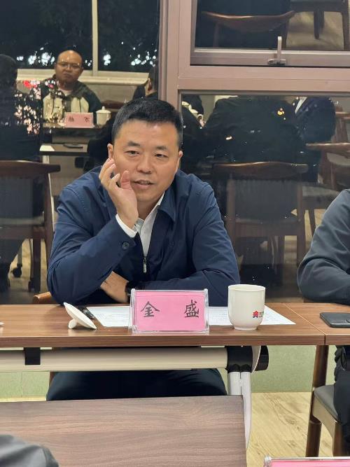 EFnP_1761811414741007613.jpg 4.jpg