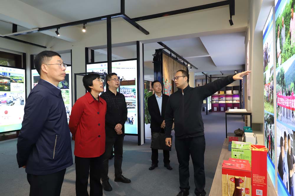 jlLE_1761812697531070872.jpg 1.jpg